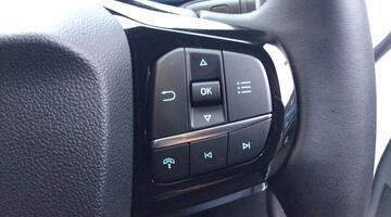 2025 Ford Standard Range 43kWh Premium Auto 5-door (White) - Image: 17