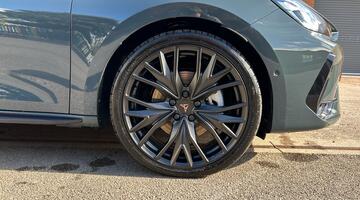 2025 CUPRA ETSI Shadow Edition DSG Euro 6 5-door (Blue) - Image: 5