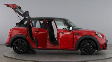 2021 MINI Cooper Sport Euro 6 5-door (Red) - Image: 10