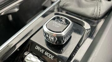 2019 Volvo 2.0 T4 Edition Auto Euro 6 5-door (Red) - Image: 28