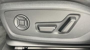 2025 Audi 100kWh Launch Edition Auto 5-door (Grey) - Image: 44