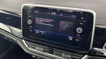 2025 Volkswagen TSI R-Line DSG 2WD Euro 6 2-door (Blue) - Image: 16