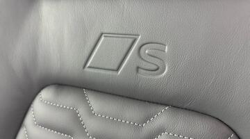 2025 Audi 83kWh S line Auto 5-door (Black) - Image: 32