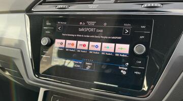 2025 Volkswagen TSI EVO R-Line DSG Euro 6 5-door (Grey) - Image: 14