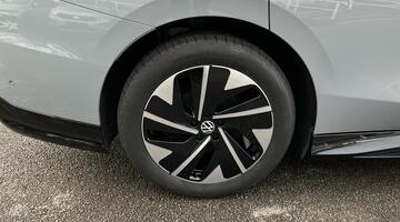 2025 Volkswagen Pro 77kWh Match Plus Fastback Auto 5-door (Grey) - Image: 31