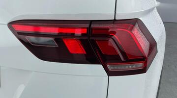 2022 Volkswagen 2.0 TDI R-Line DSG Euro 6 5-door (White) - Image: 30