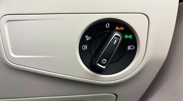 2022 Volkswagen 2.0 TDI Elegance DSG Euro 6 5-door (White) - Image: 23