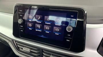 2022 Volkswagen TSI Life Euro 6 5-door (White) - Image: 18