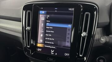 2022 Volvo T3 R-Design Auto Euro 6 5-door (Black) - Image: 24