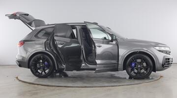 2025 Volkswagen 3.0 V6 TSI eHybrid 14.3kWh R Tiptronic 4Motion Euro 6 5-door (Grey) - Image: 10