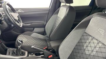 2023 Volkswagen 1.0 TSI R-Line Euro 6 5-door (Blue) - Image: 33