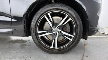 2019 Volvo 2.0 D4 R-Design Auto Euro 6 5-door (Black) - Image: 5