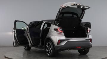 2017 Toyota VVT-h Dynamic CVT Euro 6 5-door (Silver) - Image: 11