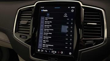 2024 Volvo 2.0h T8 18.8kWh Ultra Dark Auto 4WD Euro 6 5-door (Blue) - Image: 37