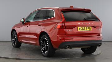 2019 Volvo 2.0 T4 Edition Auto Euro 6 5-door (Red) - Image: 3