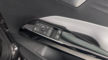 2021 Volkswagen Pro Performance 58kWh Max Auto 5-door (Grey) - Image: 24