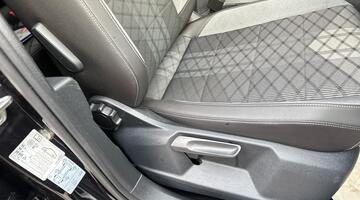 2022 Volkswagen TSI R-Line DSG Euro 6 5-door (Black) - Image: 36