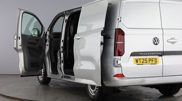 2025 Volkswagen 2.0 TDI T30 Commerce Plus FWD SWB Euro 6 5-door (Grey) - Image: 12