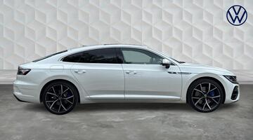 2025 Volkswagen 2.0 TSI R Fastback DSG 4Motion Euro 6 5-door (White) - Image: 4