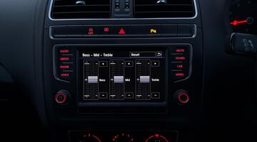 2017 Volkswagen TSI BlueMotion Tech Match Euro 6 5-door (White) - Image: 48