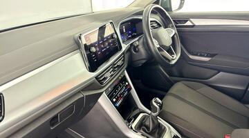 2023 Volkswagen 1.0 TSI Life Euro 6 5-door (Grey) - Image: 2