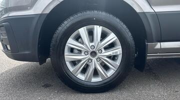 2025 Volkswagen 2.0 TDI 600 Auto Euro 6 4-door (Beige) - Image: 10