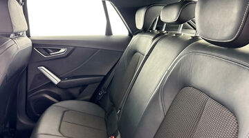 2019 Audi TDI 30 S line Euro 6 5-door (Black) - Image: 32