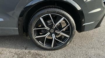 2025 Volkswagen ETSI MHEV R-Line DSG Euro 6 5-door (Grey) - Image: 30