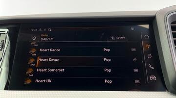 2022 Audi 1.0 TFSI 25 S line Sportback Euro 6 5-door (Red) - Image: 15