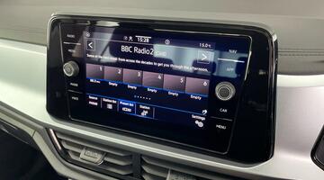 2022 Volkswagen TSI Life Euro 6 5-door (White) - Image: 13