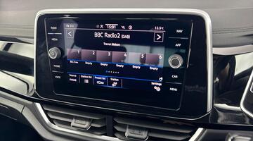 2022 Volkswagen TSI R-Line DSG Euro 6 5-door (Blue) - Image: 14