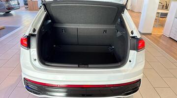 2025 Volkswagen TSI Black Edition DSG Euro 6 5-door (Multicolour) - Image: 17