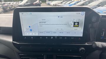 2025 Ford 2.0 320 EcoBlue Titanium Luxe Auto LEuro 6 5-door (Grey) - Image: 10