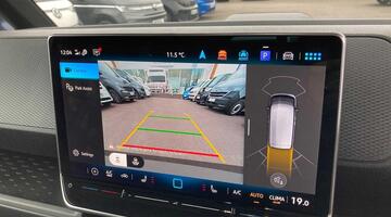 2025 Volkswagen Pro 79kWh Commerce Plus Auto 5-door (White) - Image: 35