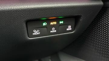 2025 Volkswagen ETSI MHEV R-Line DSG Euro 6 5-door (Multicolour) - Image: 7