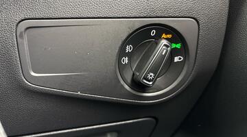 2021 Volkswagen 2.0 TDI Match DSG 4Motion Euro 6 5-door (White) - Image: 23