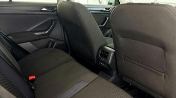 2021 Volkswagen 1.0 TSI United Euro 6 5-door (Silver) - Image: 17