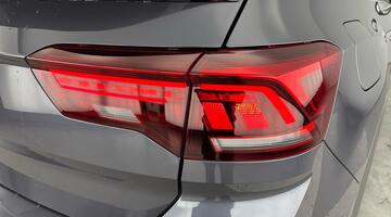 2025 Volkswagen TSI R-Line DSG 2WD Euro 6 2-door (Grey) - Image: 32