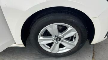 2022 Audi 1.0 TFSI 25 Technik Sportback Euro 6 5-door (White) - Image: 5