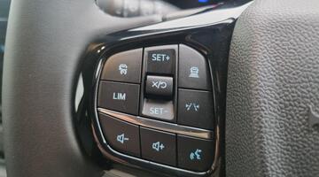 2025 Ford 340 65kWh Titanium Auto L1 5-door (Grey) - Image: 13