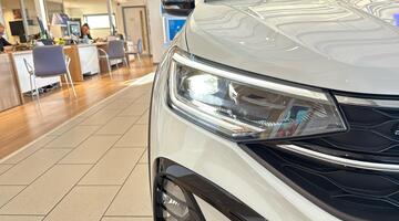 2025 Volkswagen TSI Black Edition DSG Euro 6 5-door (Multicolour) - Image: 12