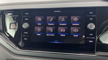 2024 Volkswagen 1.0 TSI R-Line DSG Euro 6 5-door (Black) - Image: 18