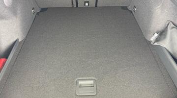 2025 Volkswagen 2.0 TSI R-Line DSG Euro 6 5-door (Black) - Image: 37