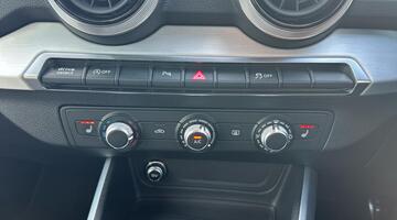 2024 Audi TFSI CoD 35 S line S Tronic Euro 6 5-door (Black) - Image: 28