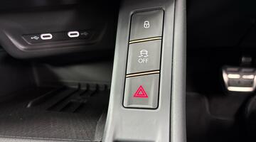 2025 CUPRA 2.0 TSI VZ1 DSG 4-doorive Euro 6 5dr (Black) - Image: 25