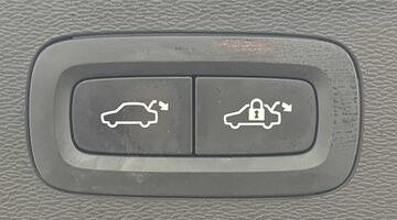 2022 Volvo Recharge 69kWh Ultimate Auto 5-door (Silver) - Image: 19