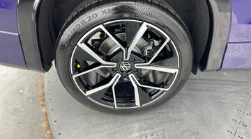 2025 Volkswagen 2.0 TSI R-Line DSG 4Motion Euro 6 5-door (Purple) - Image: 26