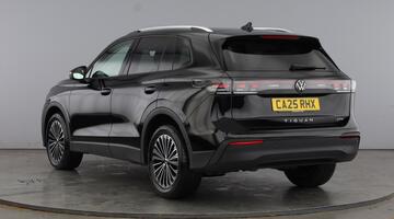 2025 Volkswagen ETSI MHEV Match DSG Euro 6 5-door (Black) - Image: 3