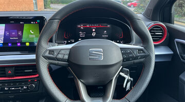 2025 SEAT 1.0 TSI FR DSG Euro 6 5-door (Blue) - Image: 23