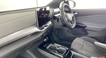 2025 Volkswagen Pro 77kWh Black Edition Auto 5-door (Black) - Image: 2